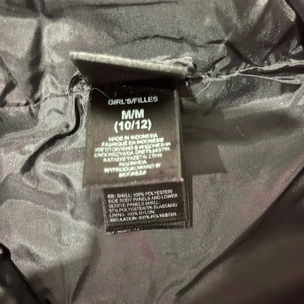 The North Face Magenta and Black Quilted Jacket - Picture 4 of 4